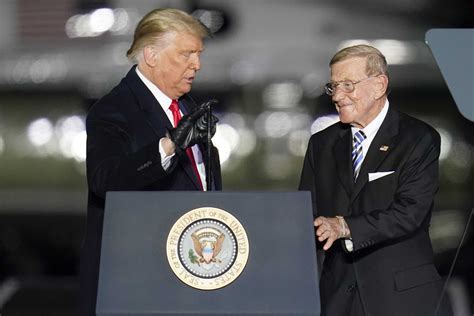 Trump to award Medal of Freedom to Lou Holtz - POLITICO