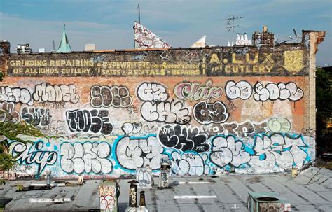 Graffiti - Brooklyn Style - Invading Spaces, by Oliver LinsOliver Lins