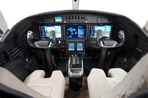 Cessna Citation M2 Cockpit - Flight Deck - FlyRadius