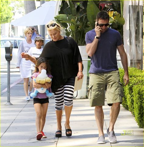 Hugh Jackman & Family: Day Out in Beverly Hills!: Photo 2563383 | Ava ...