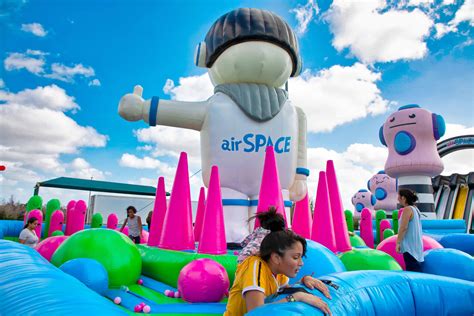 World’s (unofficially) largest bounce house comes to Maryland - WTOP News