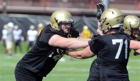 CU Boulder football player’s heart belongs to singing – The Denver Post