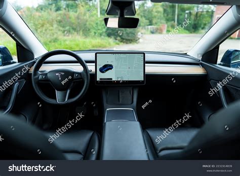 7,429 Tesla Car Driving Images, Stock Photos & Vectors | Shutterstock