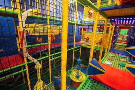 Indoor Playgrounds like DZ Discovery Zone : r/nostalgia