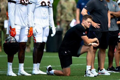 Joe Burrow does pregame sprints with teammates before Bengals ...