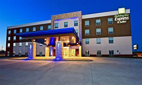 HOLIDAY INN EXPRESS & SUITES PERRYVILLE I-55 $108 ($̶1̶3̶4̶) - Updated 2022 Prices & Hotel ...