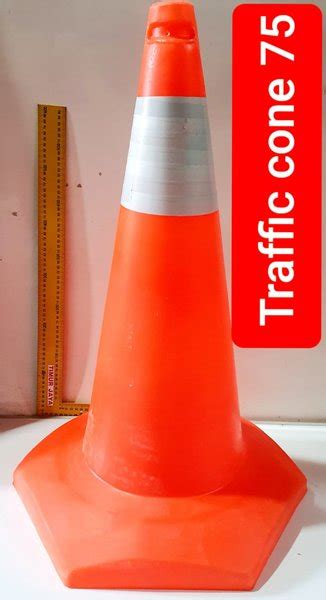 Jual Traffic Cone PVC Pembatas Jalan Kerucut Plastik 75cm di Lapak Toko Besi Timur Jaya Store ...