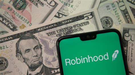 Robinhood Raises Almost $2 Billion in IPO, Falls Short of Expected $35 ...