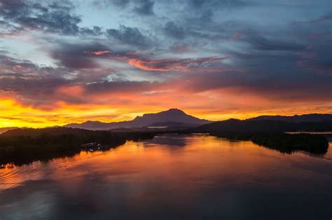 Sunrise over Mount Kinabalu | Adam Lai | Flickr