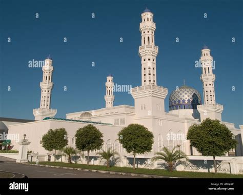 THE FLOATING MOSQUE, LIKAS, KOTA KINABALU, SABAH, MALAYSIA Stock Photo ...