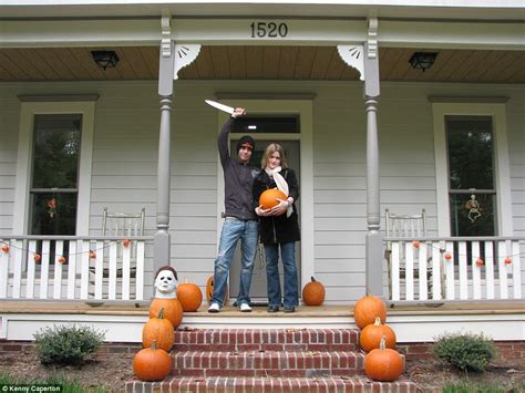 North Carolina couple builds replica of Michael Myers Halloween home | Daily Mail Online