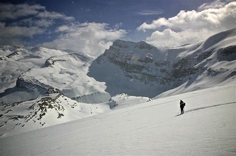 Wallpaper : blue, winter, shadow, sky, mountain, lake, snow, Canada ...