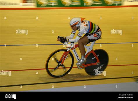 Leontien Zijlaard Van Moorsel riding the woman's pursuit at Manchester ...