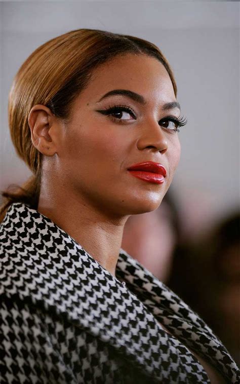 fashionjewellery: Beyonce Knowles Red Lipstick