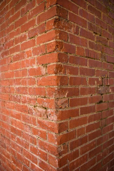 How to Lay Brick Wall Corners