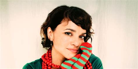 NORAH JONES RELEASES EXPANDED "I DREAM OF CHRISTMAS (DELUXE)" - Blue Note Records