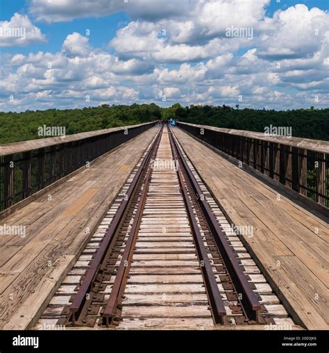 The walking bridge at the Kinzua Bridge State Park in Mt Jewett, Pennsylvania, USA Stock Photo ...