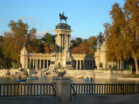 Parque del Retiro / Retiro Park (Madrid) - The best places in Spain