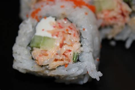 Spicy Crab Roll with Cream Cheese | Sushi roll recipes, Homemade sushi, Crab sushi