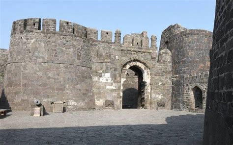 Daulatabad Fort Aurangabad, History, Timings & Images