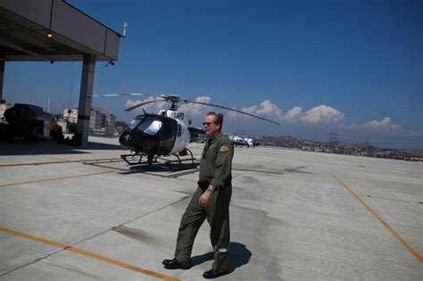 What's it like to fly on an LAPD helicopter patrol? | 89.3 KPCC