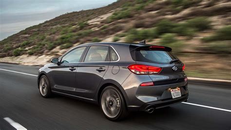 2018 Hyundai Elantra GT hatchback unveiled at Chicago auto show