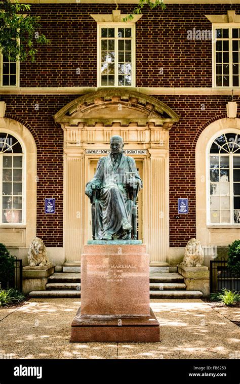 John marshall statue supreme court High Resolution Stock Photography ...