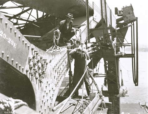 Sydney Harbour Bridge Under Construction Through Amazing Photos ...