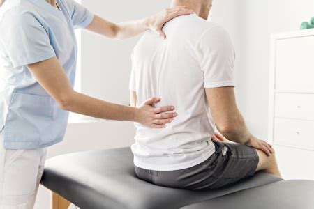 Fractured Spine: Causes, Symptoms, Diagnosis and Treatments - The Health Experts