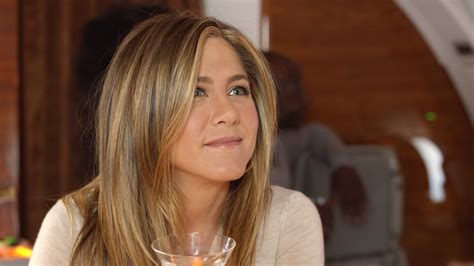 Jennifer Aniston wakes up to comfort and luxury on Emirates