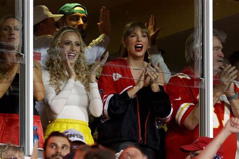 Taylor Swift celebrates with Patrick Mahomes’ wife as she watches Travis Kelce and Chiefs