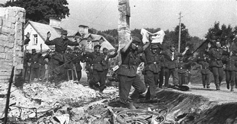 World War II Pictures In Details: German Soldiers Surrender at Vilnius ...