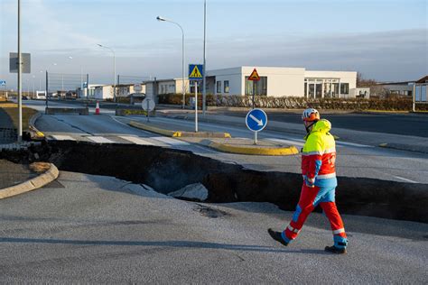 Iceland Volcano Update: Exact Eruption Spot, Tremor Every Minute, Magma ...