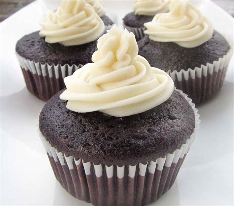 One Bowl Never Fail Rich and Moist Chocolate Cupcakes