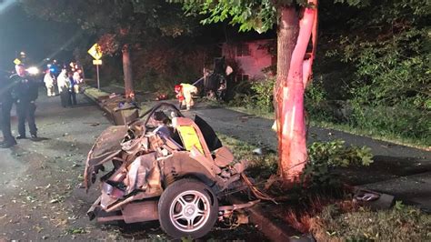 2 killed as high-speed crash rips car in half in Federal Way