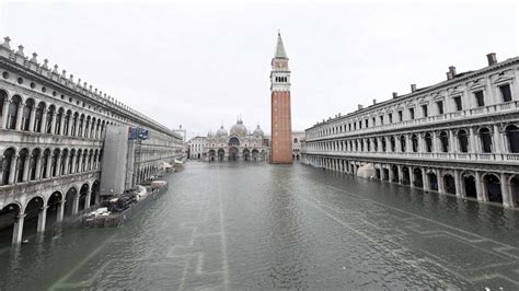 What it's like in the Venice flood: Reporter's notebook - ABC News