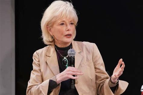 Lesley Stahl Biography, Age, Wiki, Height, Weight, Boyfriend, Family & More