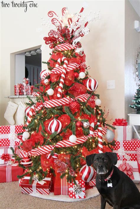 Red and White Christmas Tree - Decorating Ideas