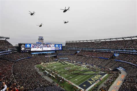 Army holds on with goal-line stand in final seconds, beats Navy 17-11 - WTOP News