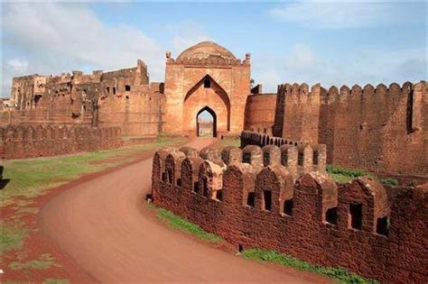 Road Trips to Explore The Forts in Karnataka - 11 Famous Forts to Visit ...