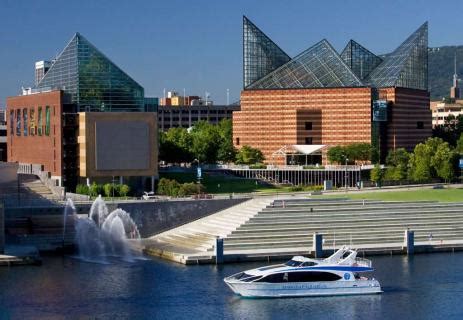 Tennessee Aquarium, Chattanooga | Ticket Price | Timings | Address: TripHobo