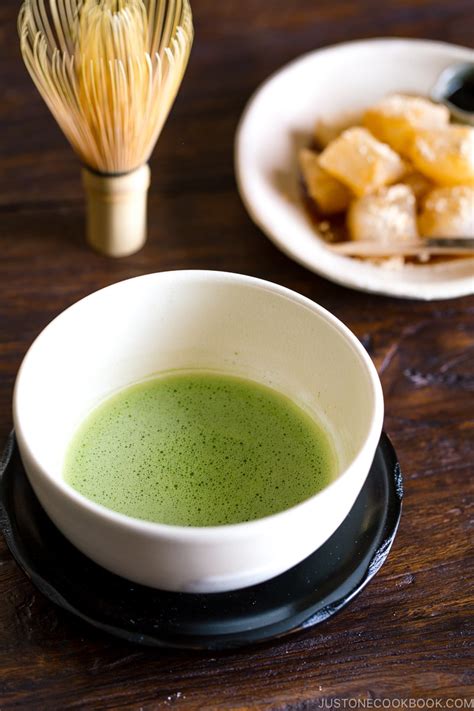 How To Make Matcha (Japanese Green Tea ) 抹茶の点て方 • Just One Cookbook