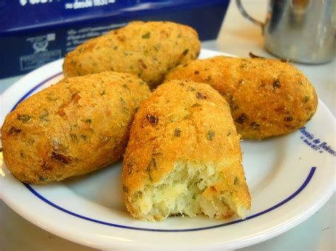 Pasteis de Bacalhau | Bacalhau recipes, Food, Portuguese recipes