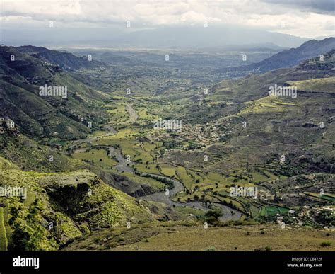 Rural landscape of mountains and farmland in Ta’izz Governorate, Yemen ...