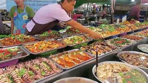 Selection of Thailand Street Food - Thai Market Food ⋆ EatsPei.com