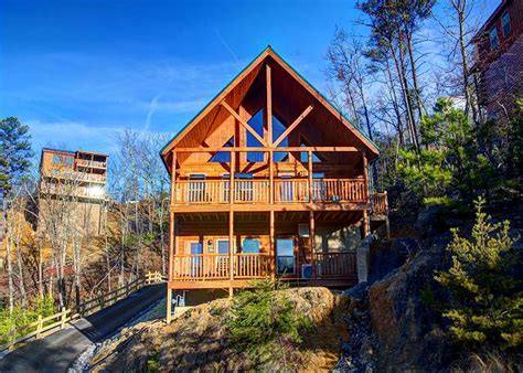 Luxury Cabin with Indoor Pool near Dollywood in Pigeon Forge, Tennessee | Luxury cabin ...