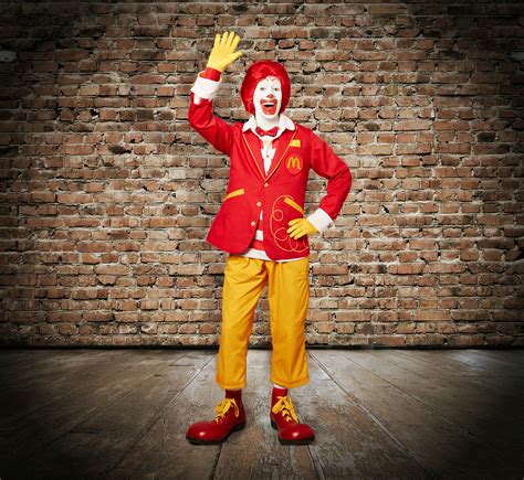 Ronald McDonald makeover stirs up plenty of sarcasm - CBS News