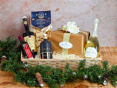 Best Christmas Hampers To Buy In The UK | The Boutique Handbook