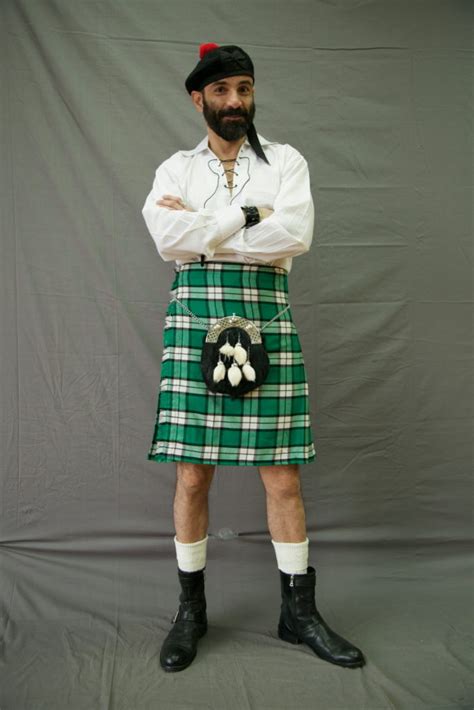 Wallace Tartan | Cheap Yard Kilts in Perfect Fit | Top Kilt