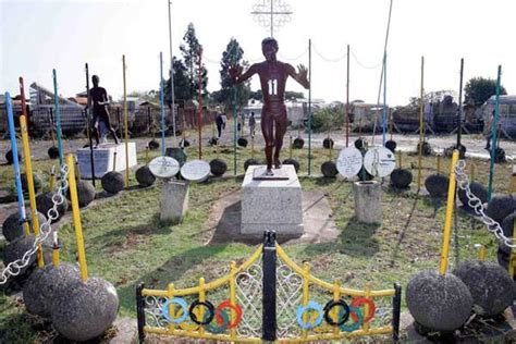 Campaign launched to re-erect Bikila and Wolde statues | News | iaaf.org